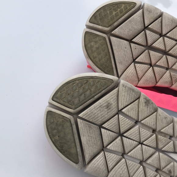 Neon Nike training sneakers - Picture 10 of 13